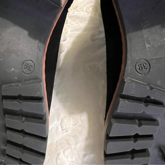 Bertuchi Black Suede Booties Size 39 - Picture 9 of 10